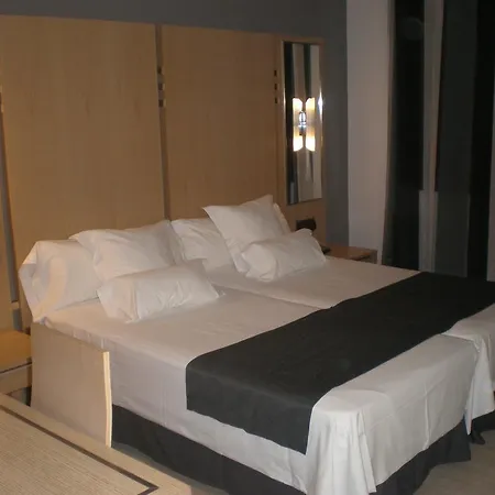 Hotel Faro Salazon 3*