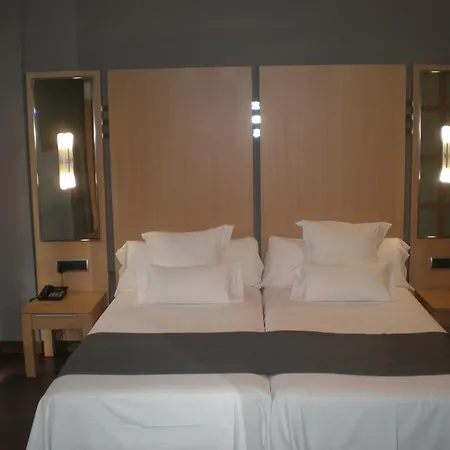 Faro Salazón Hotel 3*