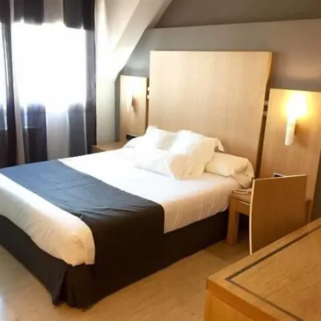 Hotel Faro Salazon 3*