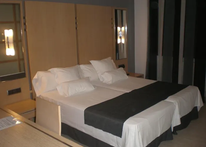 Hotel Faro Salazon 3*