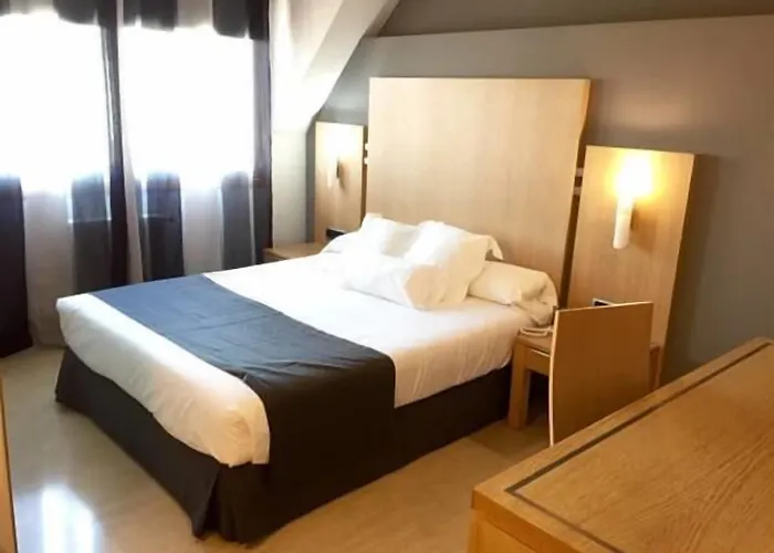 Hotel Faro Salazon 3*