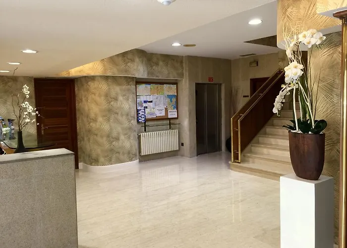 Hotel Faro Salazon 3*